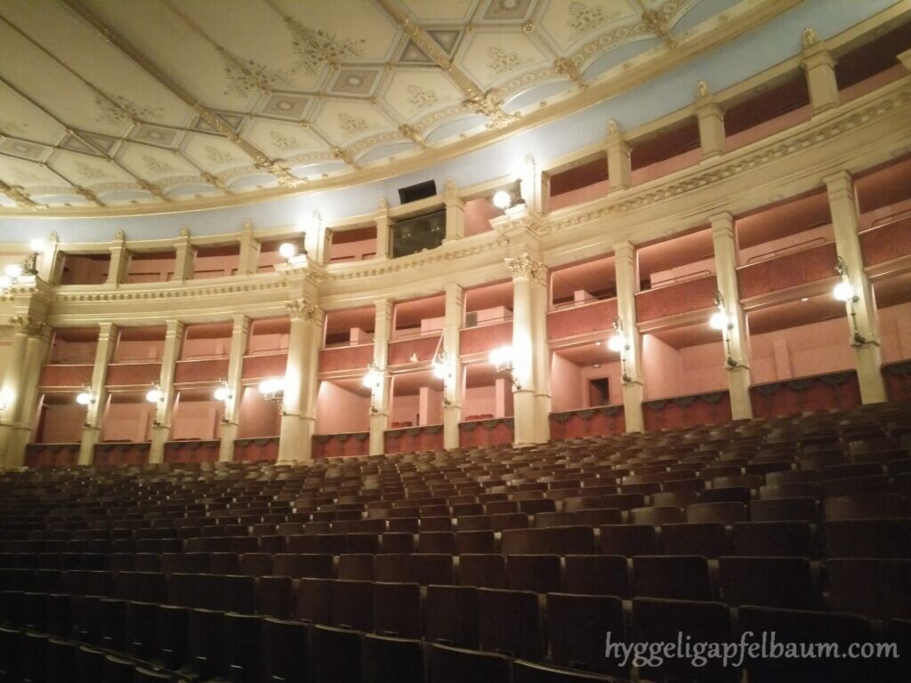 Wagner-festspielhaus2