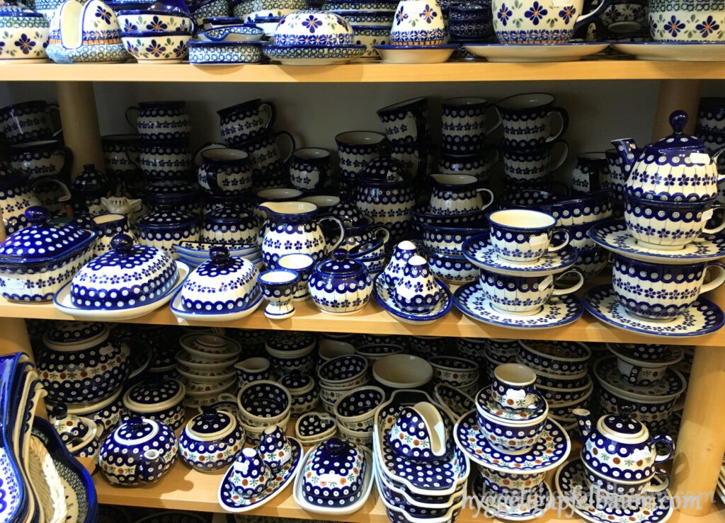 krakow_mila_pottery-top